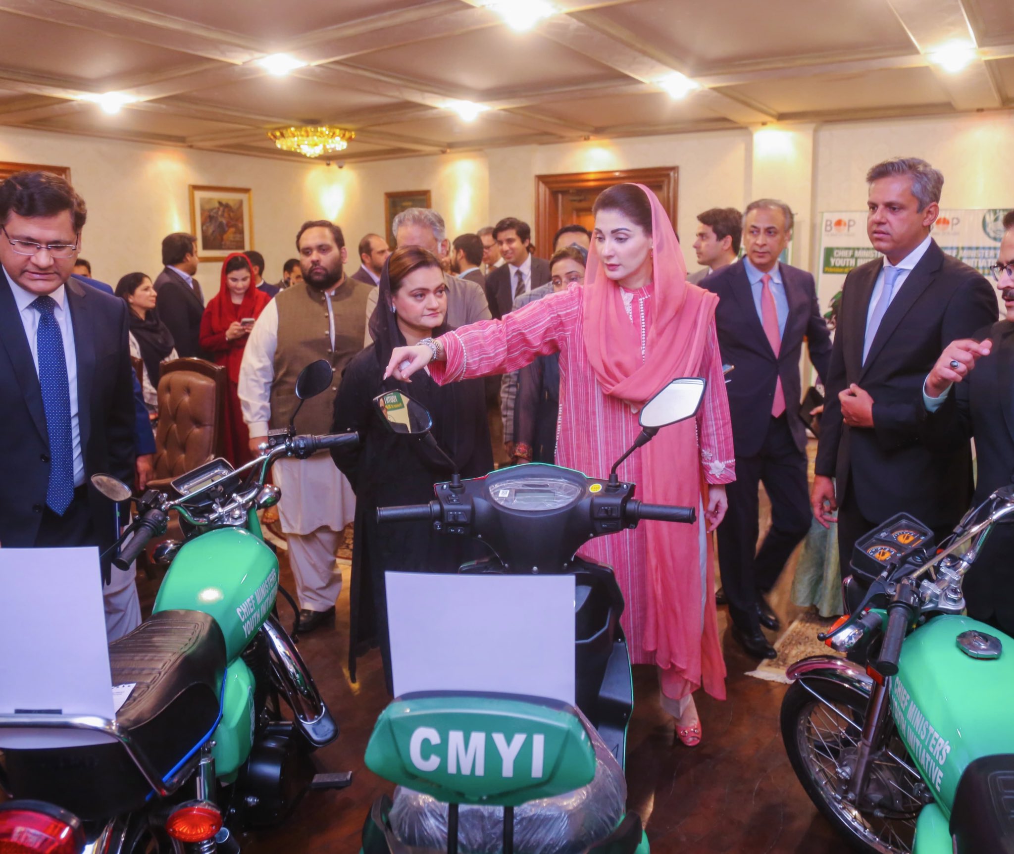Punjab CM Maryam Approves 20,000 Electric Bikes for Students on Easy Installments