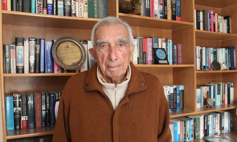 “Former Bureaucrat Roedad Khan, Icon of Pakistan, Dies at 101”