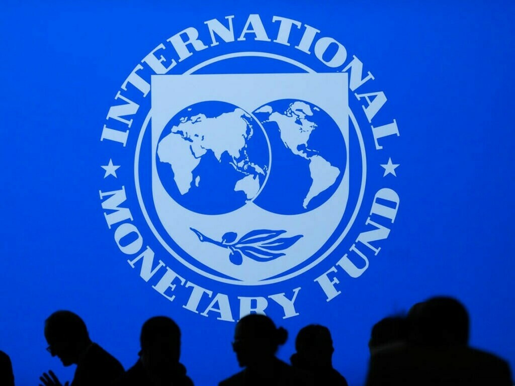 Pakistan Sets New Budget at Rs295/USD, Defies IMF Depreciation Forecast