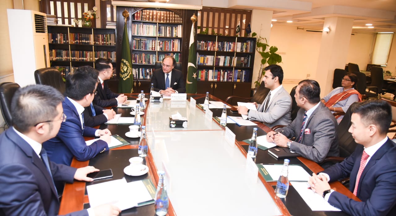 WhatsApp Image 2024 05 24 at 2.41.31 PM Finance Minister Muhammad Aurangzeb Meets with Huawei CEO