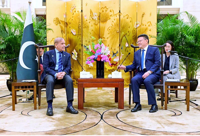 APP49 040624PM Shenzhen Prime Minister Shahbaz Sharif Meets with Shenzhen Party Secretary