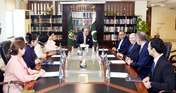 Finance Minister Aurangzeb Meets HBL’s Legal Counsel and SECP Board Members