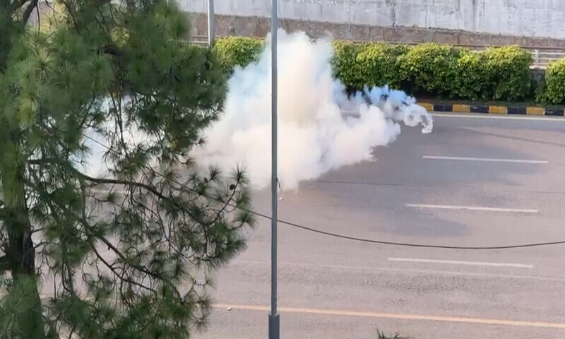 30 Arrested as PTI Protests Persist Amid Internet Suspension in Islamabad and Rawalpindi 2 D-Chowk protest Shelling during PTI Rally 4-10-2024